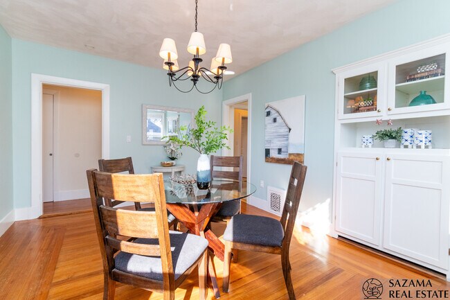 Photo - 23 Wenham St Unit 2