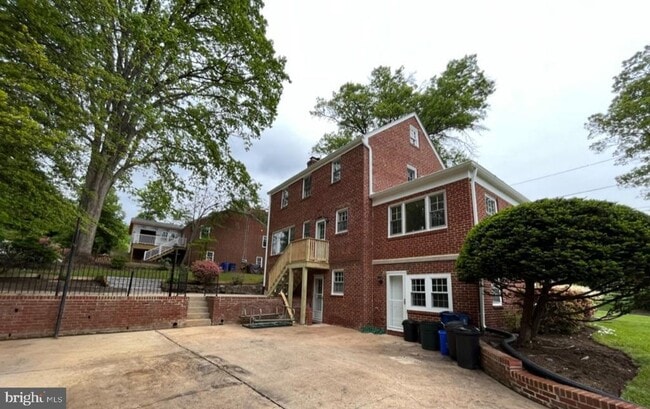 Photo - CHARMING COLONIAL IN KENSINGTON  CLOSE TO NIH JOINT BASE BETHESDA