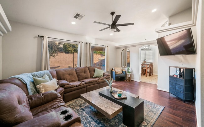Photo - Cozy Home with ENCLOSED BACKYARD