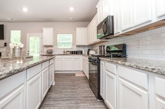 Photo - 317 Pinewood Dr