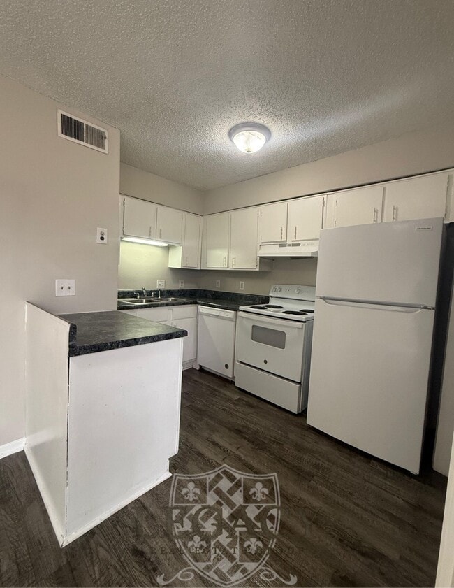 Photo - 1073 Harold Dr