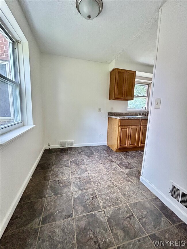 Photo - 34 Latona Ct