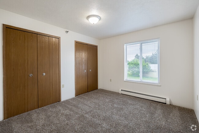2BR, 1BA - 950SF - Second Bedroom