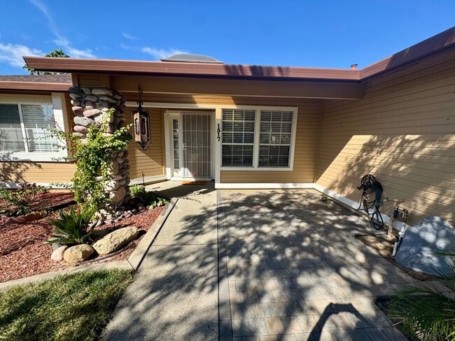 Photo - Beautiful 4 Bedroom Single Story For Rent In Roseville!