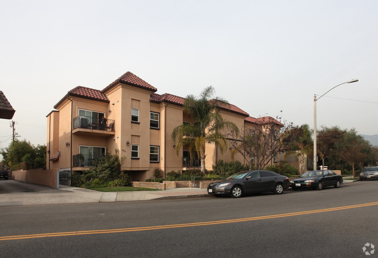 Photo - 301-303 W Verdugo Ave