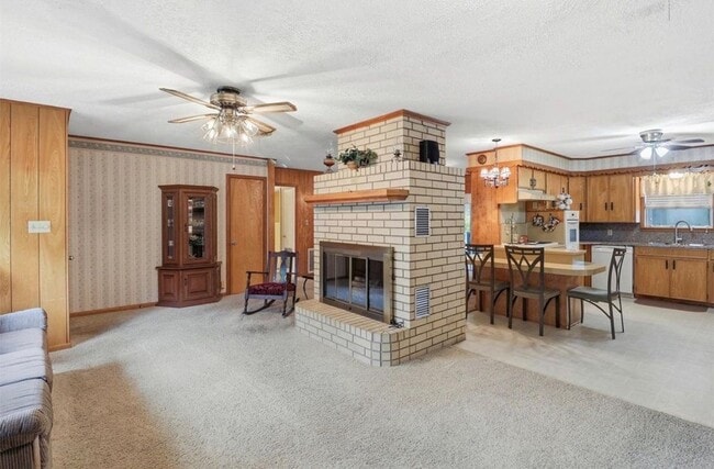 Photo - 1335 Kathy Ave