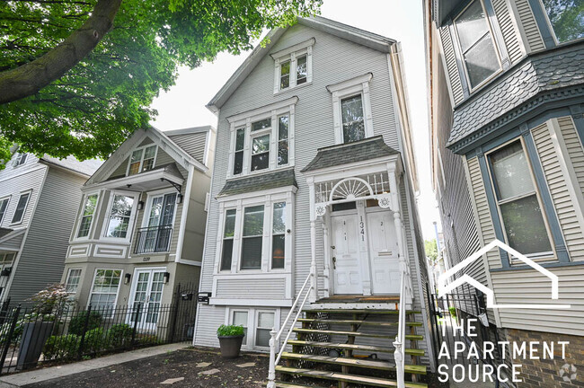 Building Photo - 1341 W Fletcher St Rental