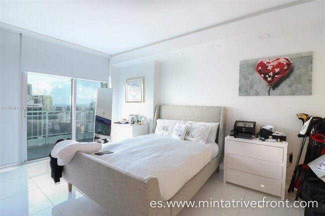 Photo - 92 SW 3rd St Unidad 3003