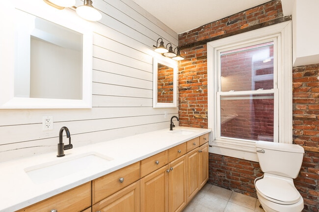 Photo - 132 S 20th St