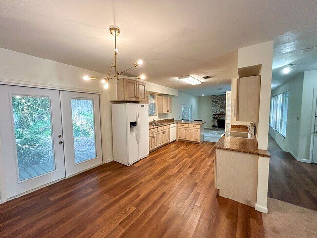 Photo - 315 NW 28 St