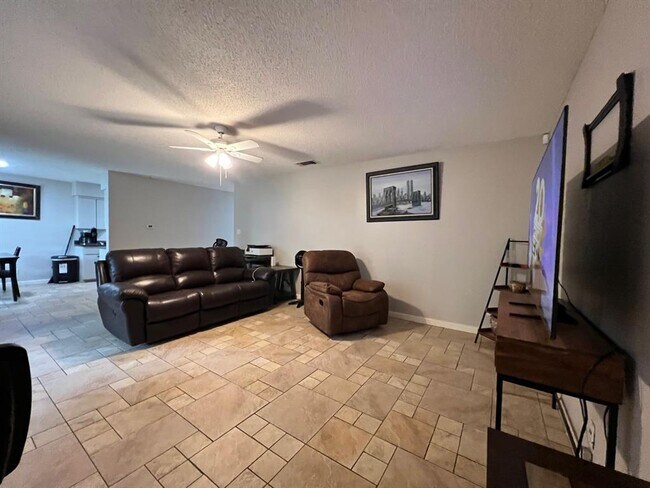 Photo - 1708 Stanley Ave