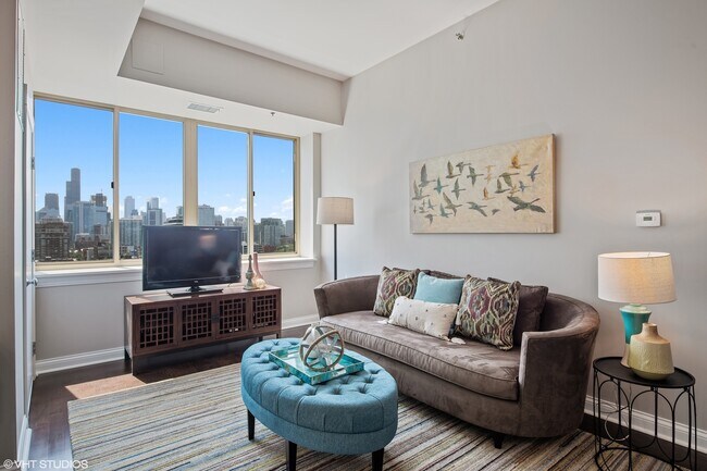 Photo - 230 W Division St