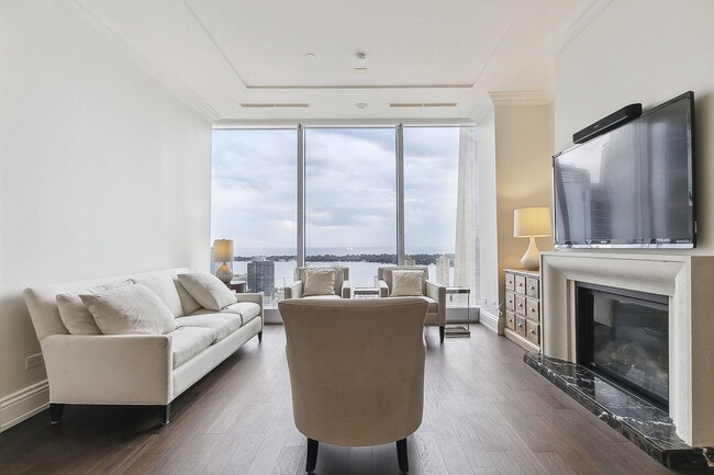 Building Photo - 183 Wellington St W Unit 3005