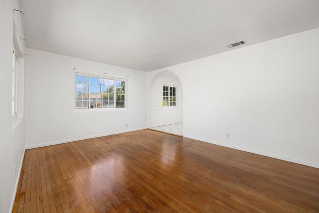 Photo - 4551 Maris Ave