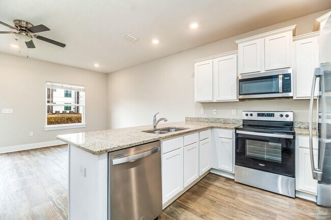 Photo - 1528 Farragut Way