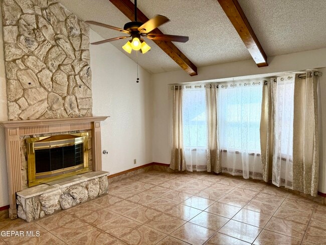 Photo - 1738 Onizuka Dr