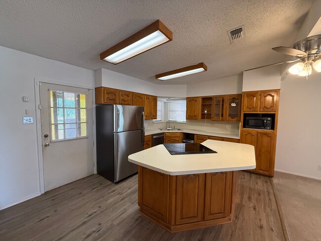 Photo - Spacious 4 bedroom, 2 bath home AVAILABLE NOW!