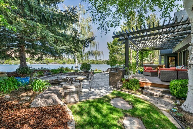 Photo - LAKEFRONT LUXURY ON LAKE STANLEY | FULLY FURNISHED + UTILITIES INCLUDED IN GUARDED LAKERIDGE SHORES