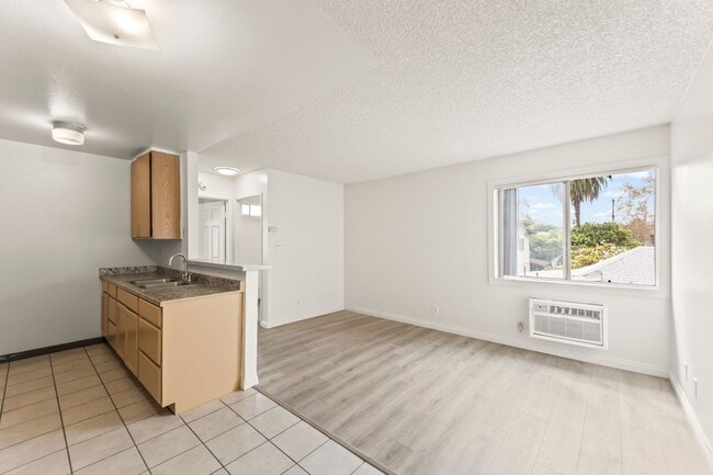 Photo - 1620 Bridge St Unit 8