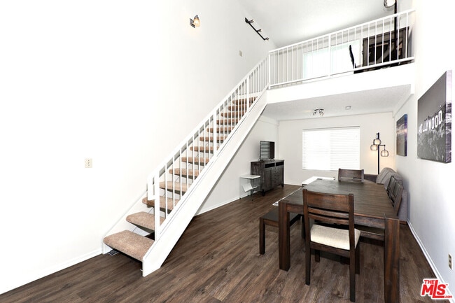 Photo - 3600 Bagley Ave Unit 304