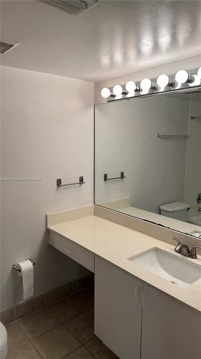 Photo - 4195 N Haverhill Rd Unit 314