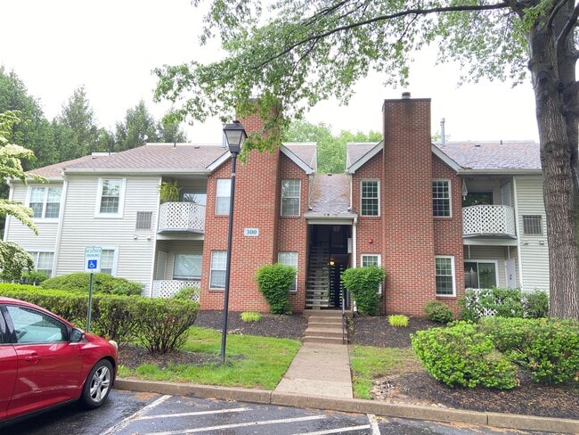 Building Photo - 304 Diamond Dr Unit 304 Rental