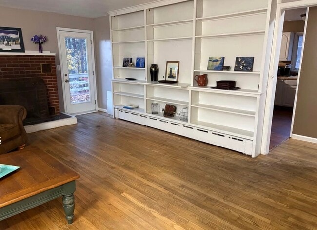 Photo - 233 Roosevelt Ave