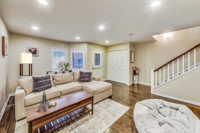 Photo - 1351 W Altgeld St