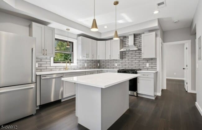142 Maple Ave Unit 1