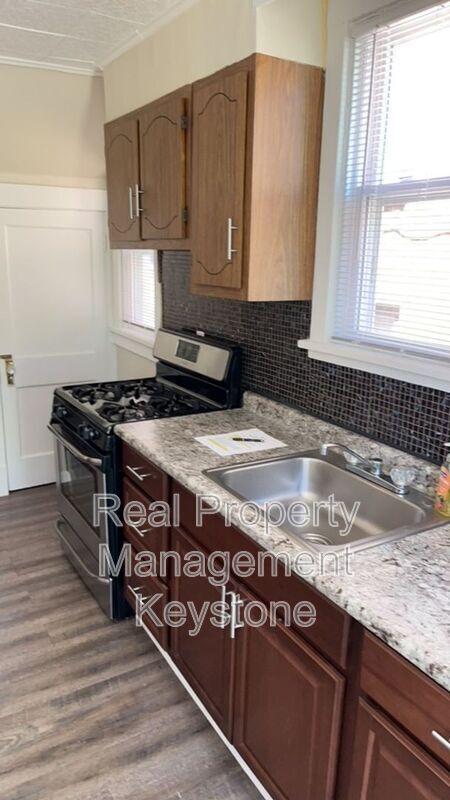 Photo - 33 Merritt Ave