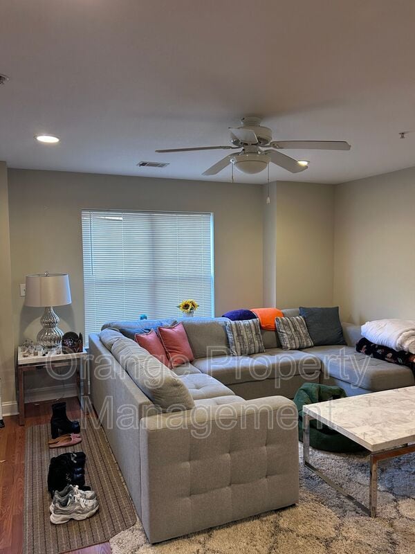 Building Photo - 204 Kelly Rd