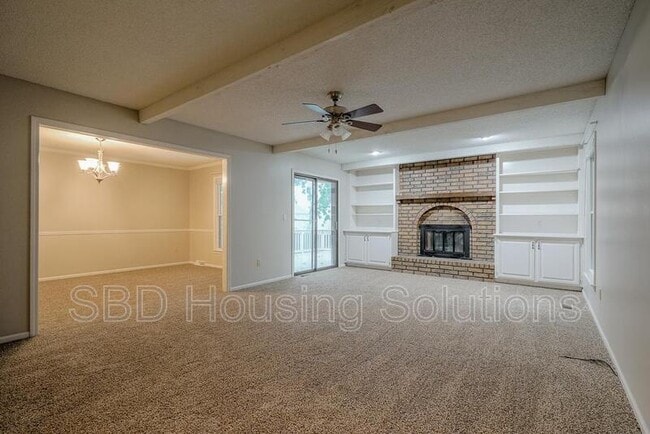 Photo - 405 SE Dales Ct