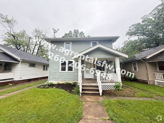 Building Photo - 3 Bedroom House