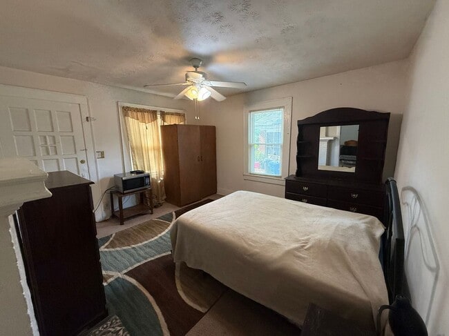 Photo - 2340 Newnan St