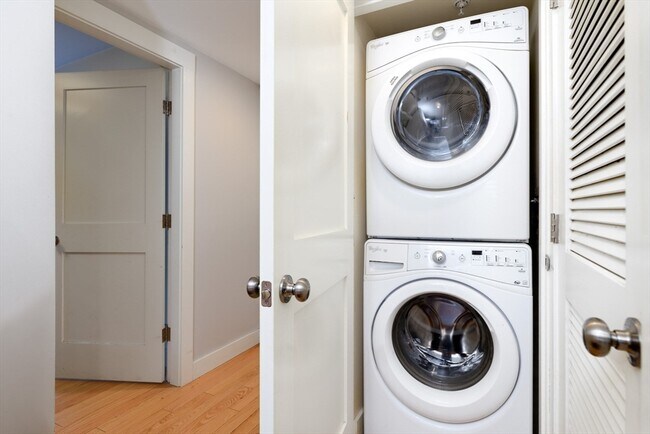 Photo - 1607 Commonwealth Ave Unit 2