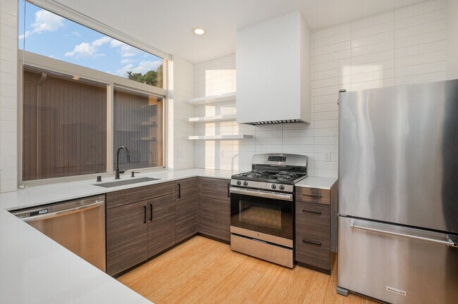 206 22nd Ave