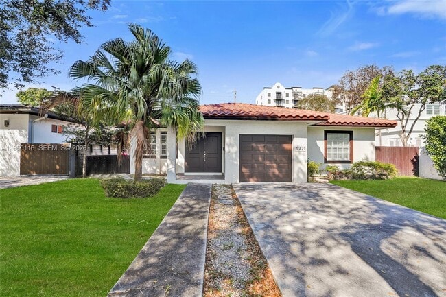 Building Photo - 5721 SW 11th St