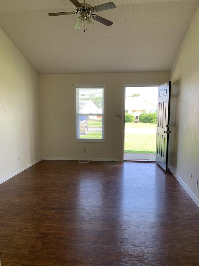 Photo - 1928 Timberline Cir