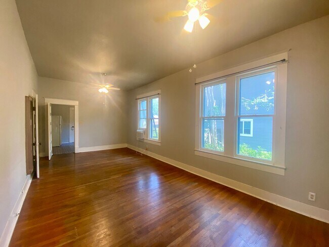 Photo - Charming 2/1 in Hyde Park- 4518 Depew!