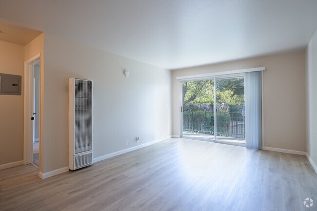 1BR, 1BA - Un dormitorio - Sala de estar
