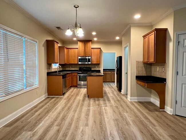 Photo - Large 4 Bedroom 2.5 Bath Home