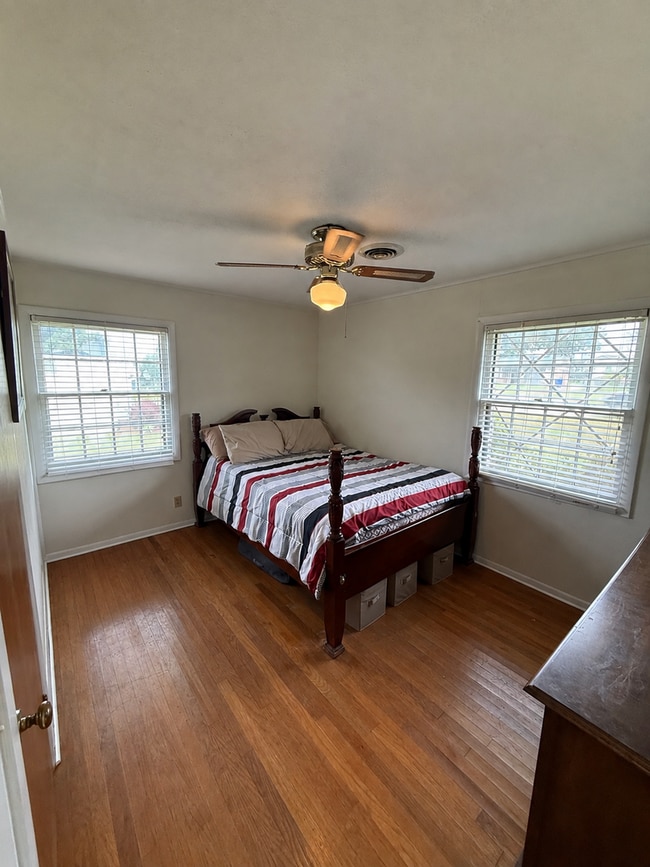 Photo - 503 Pell Ave