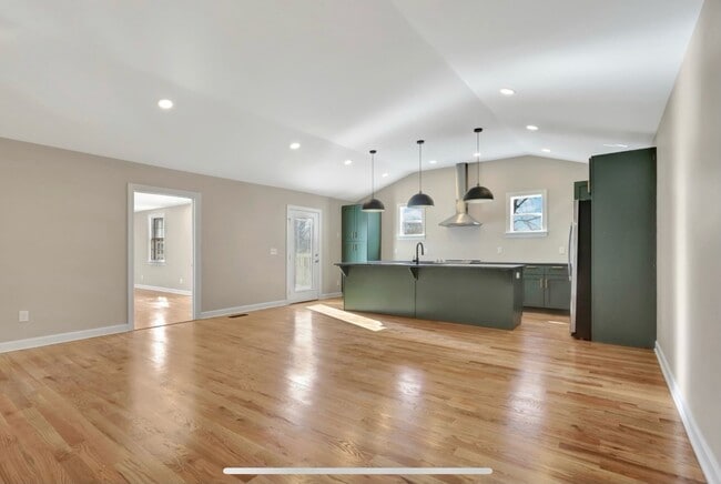 Great Room - 462 Lanier Dr