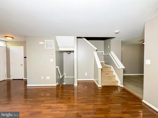 Photo - 4826 Buxton Cir