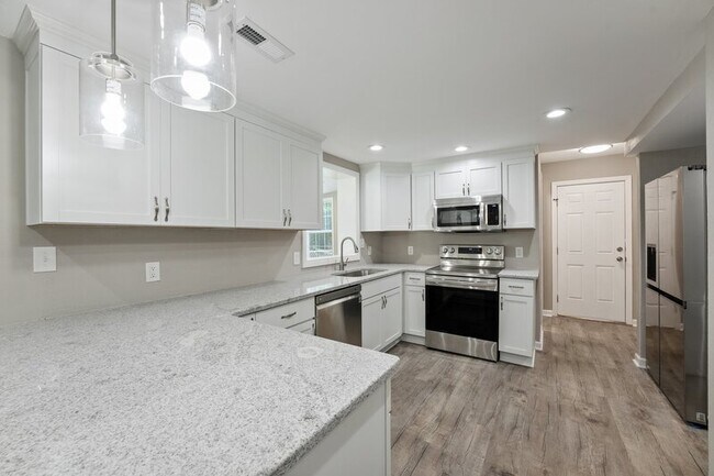 Photo - 505 NW Forrest Pk Ct