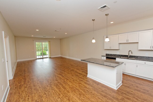 Photo - The Loudon House