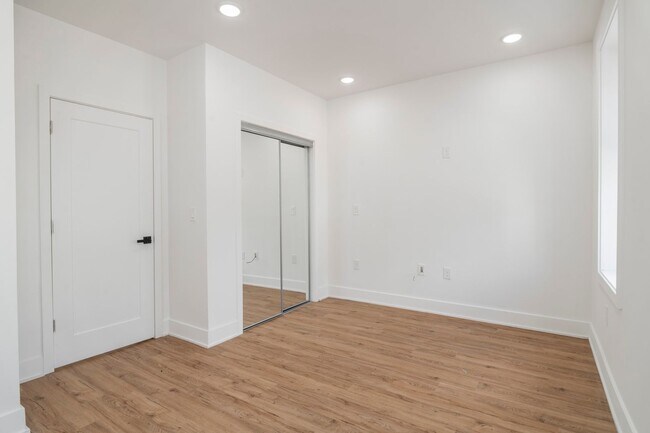 Photo - 3312 W Cumberland St Unit 2