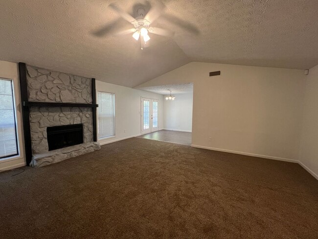 Photo - THE PERFECT 3 BEDROOM 2 BATHROOMS RANCH HOME FOR YOUR FAMILY!