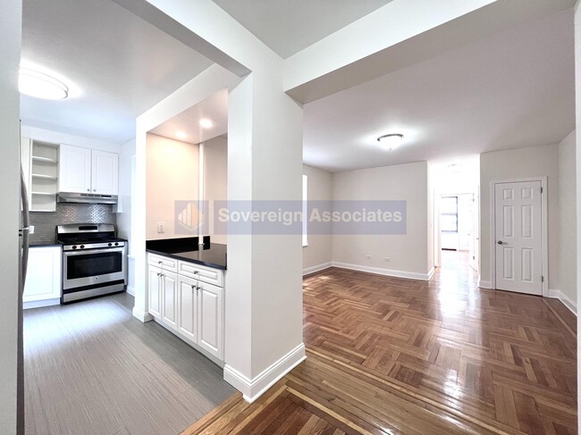 Building Photo - 105 Pinehurst Ave Rental