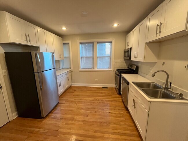 Photo - 3422 W Waveland Ave Unit 1E